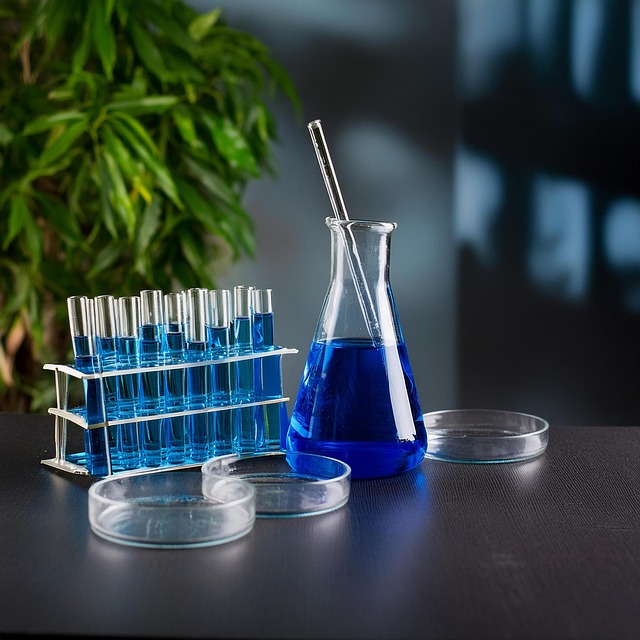 n,n-二甲基環己胺在聚氨酯膠粘劑和密封劑中的應用，提供快速固化和高粘接強度。